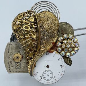 Vintage Signed LC 94 Steampunk Leaf Clock Statement Brooch Pin Rhinestones Gold